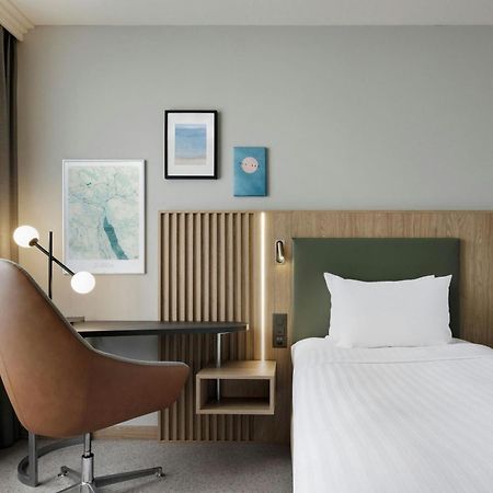 Courtyard By Marriott Zurich North Hotel Екстериор снимка
