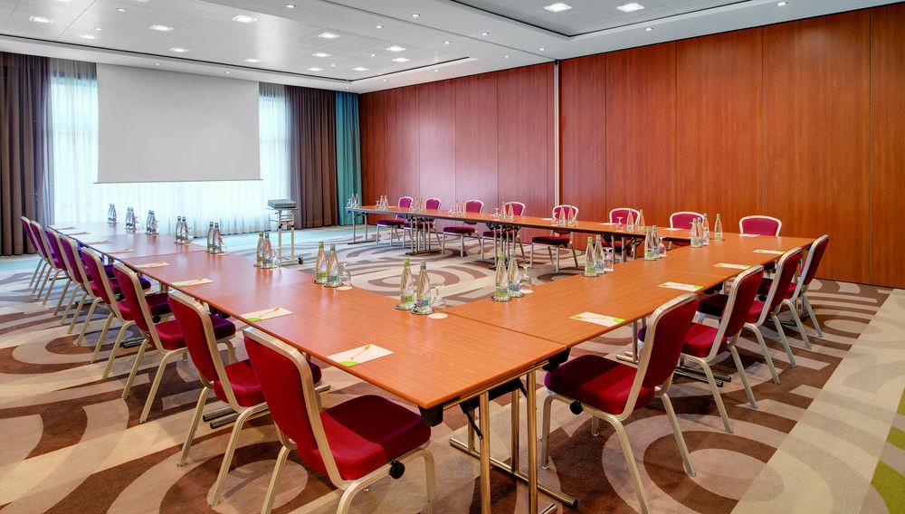 Courtyard By Marriott Zurich North Hotel Екстериор снимка
