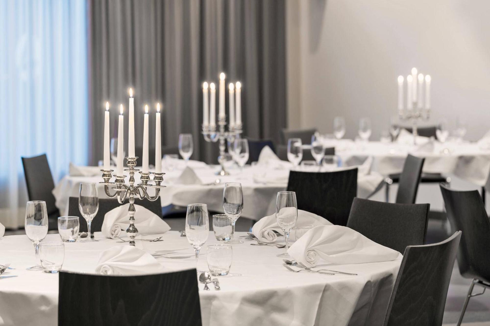Courtyard By Marriott Zurich North Hotel Екстериор снимка