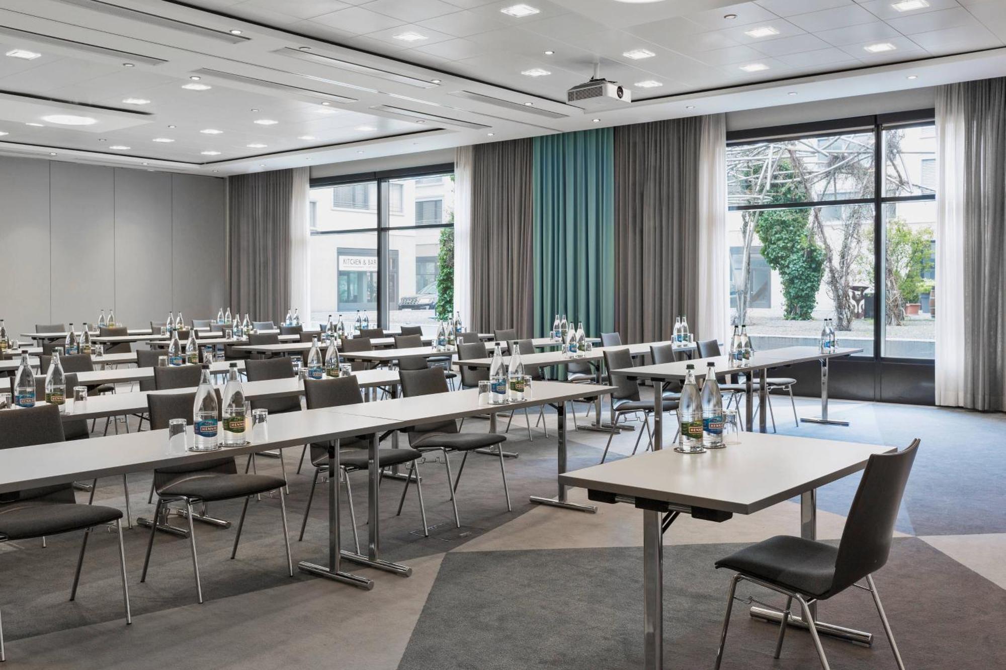 Courtyard By Marriott Zurich North Hotel Екстериор снимка