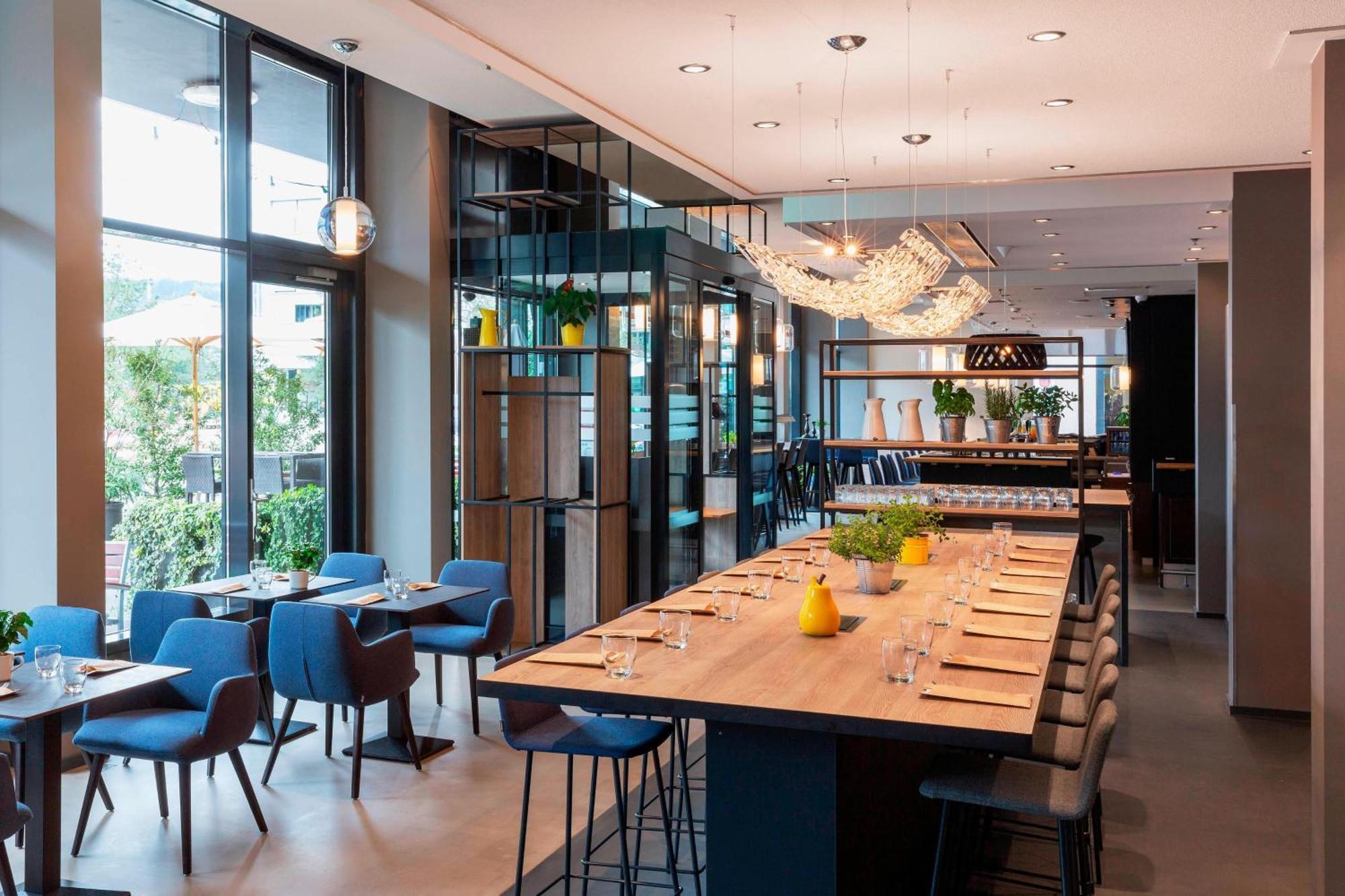 Courtyard By Marriott Zurich North Hotel Екстериор снимка