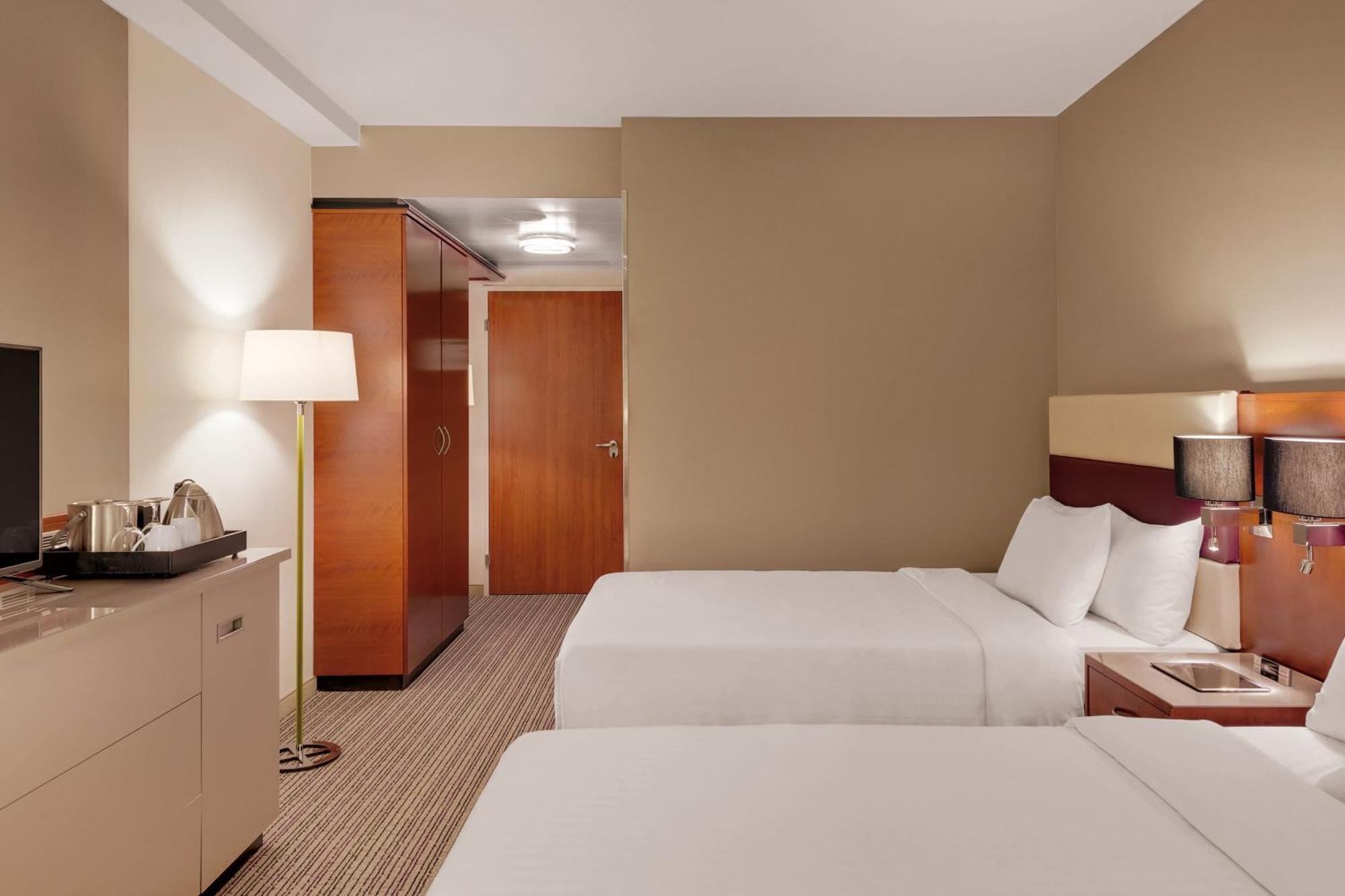 Courtyard By Marriott Zurich North Hotel Екстериор снимка