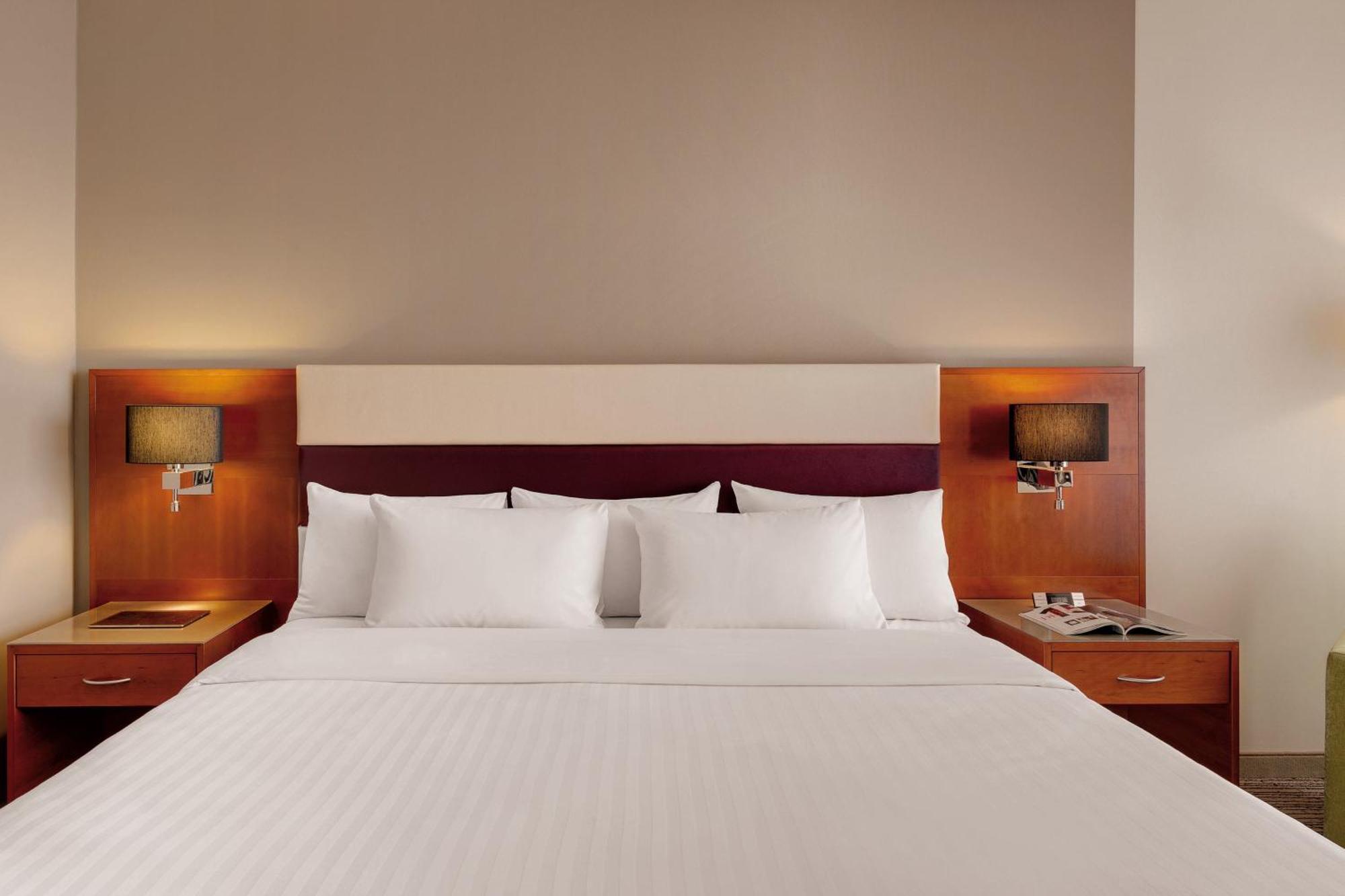 Courtyard By Marriott Zurich North Hotel Екстериор снимка