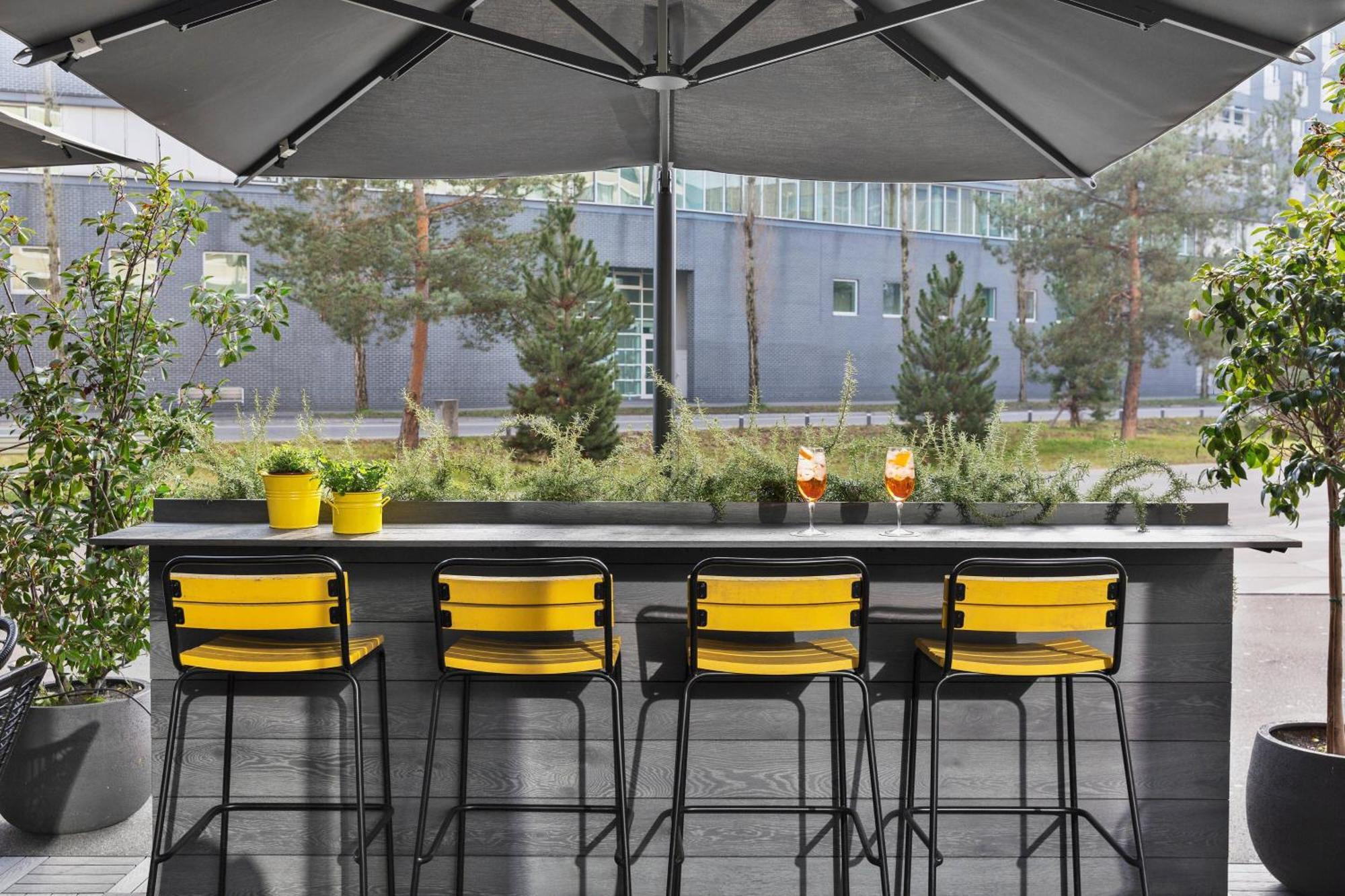 Courtyard By Marriott Zurich North Hotel Екстериор снимка