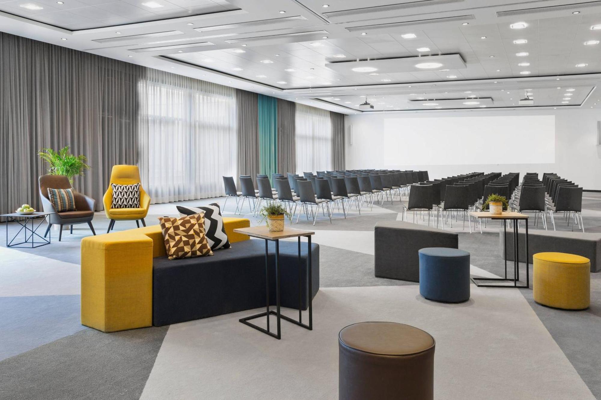 Courtyard By Marriott Zurich North Hotel Екстериор снимка