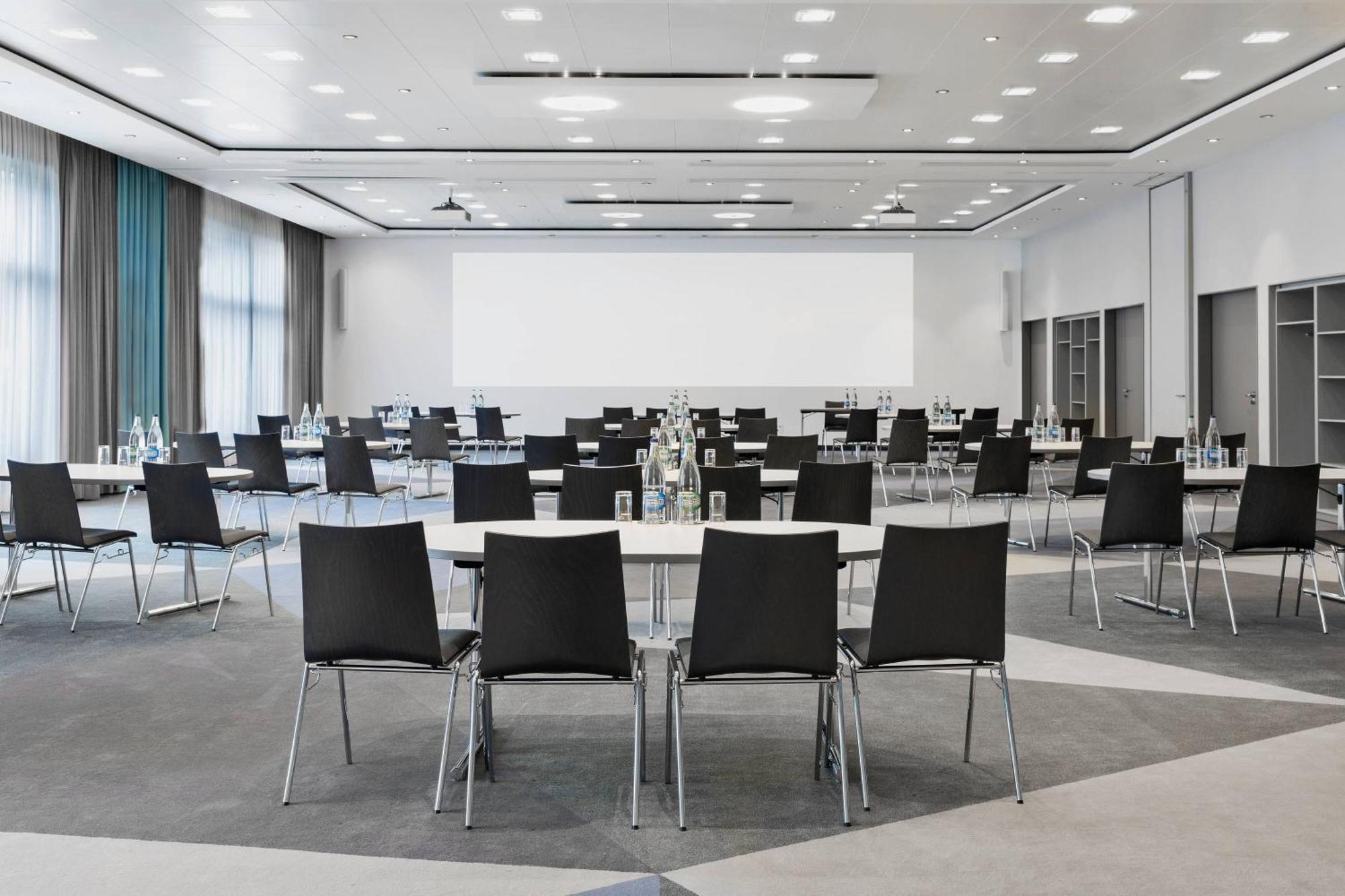 Courtyard By Marriott Zurich North Hotel Екстериор снимка