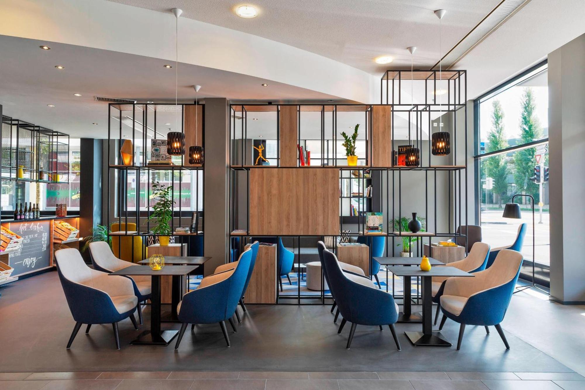 Courtyard By Marriott Zurich North Hotel Екстериор снимка