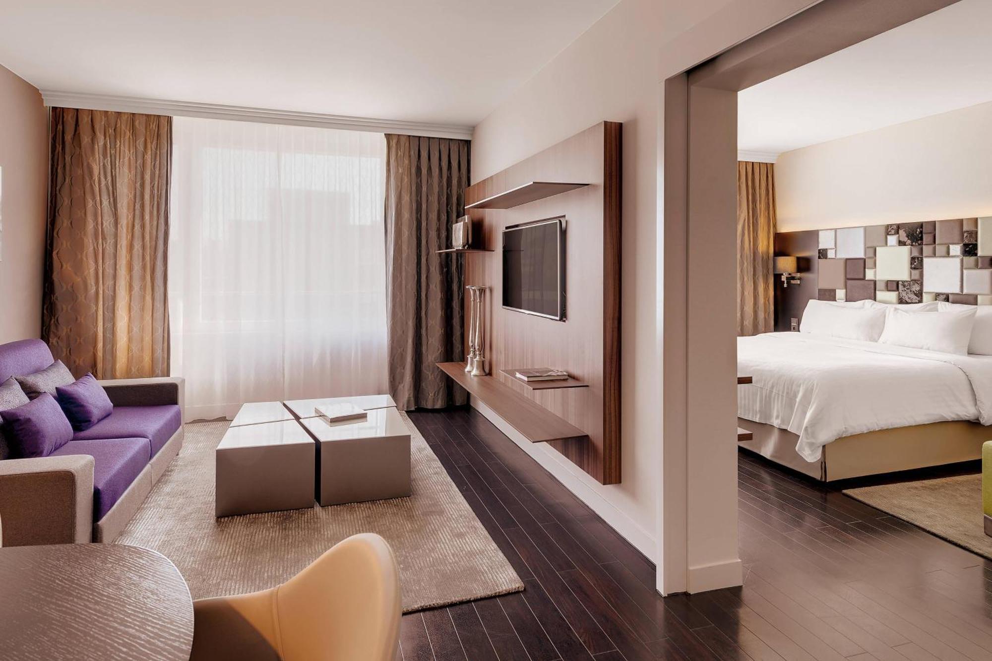 Courtyard By Marriott Zurich North Hotel Екстериор снимка