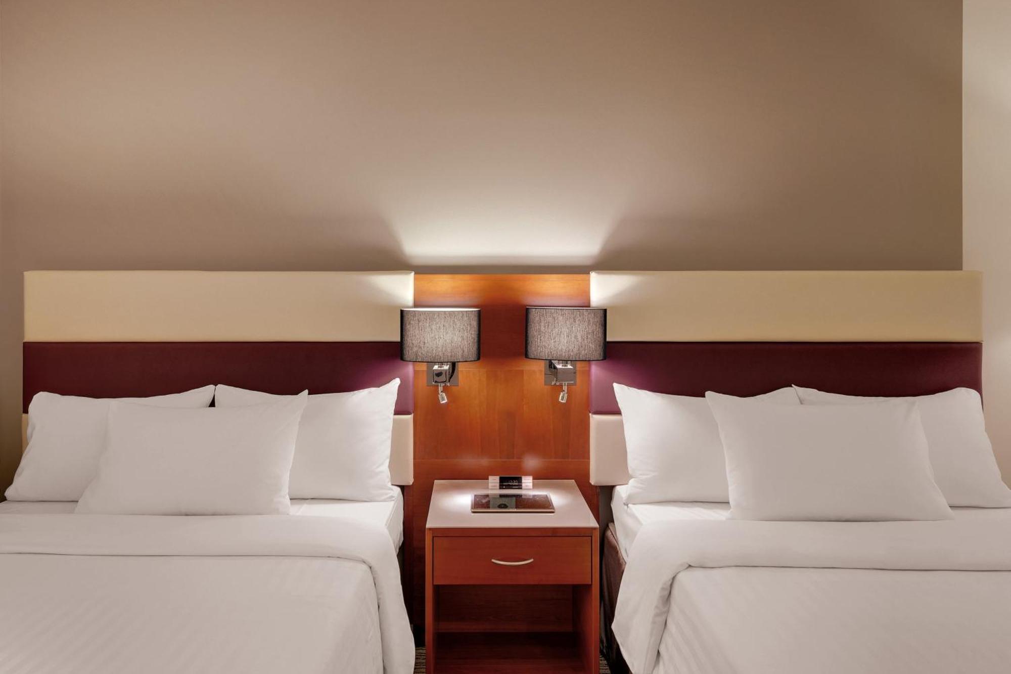 Courtyard By Marriott Zurich North Hotel Екстериор снимка