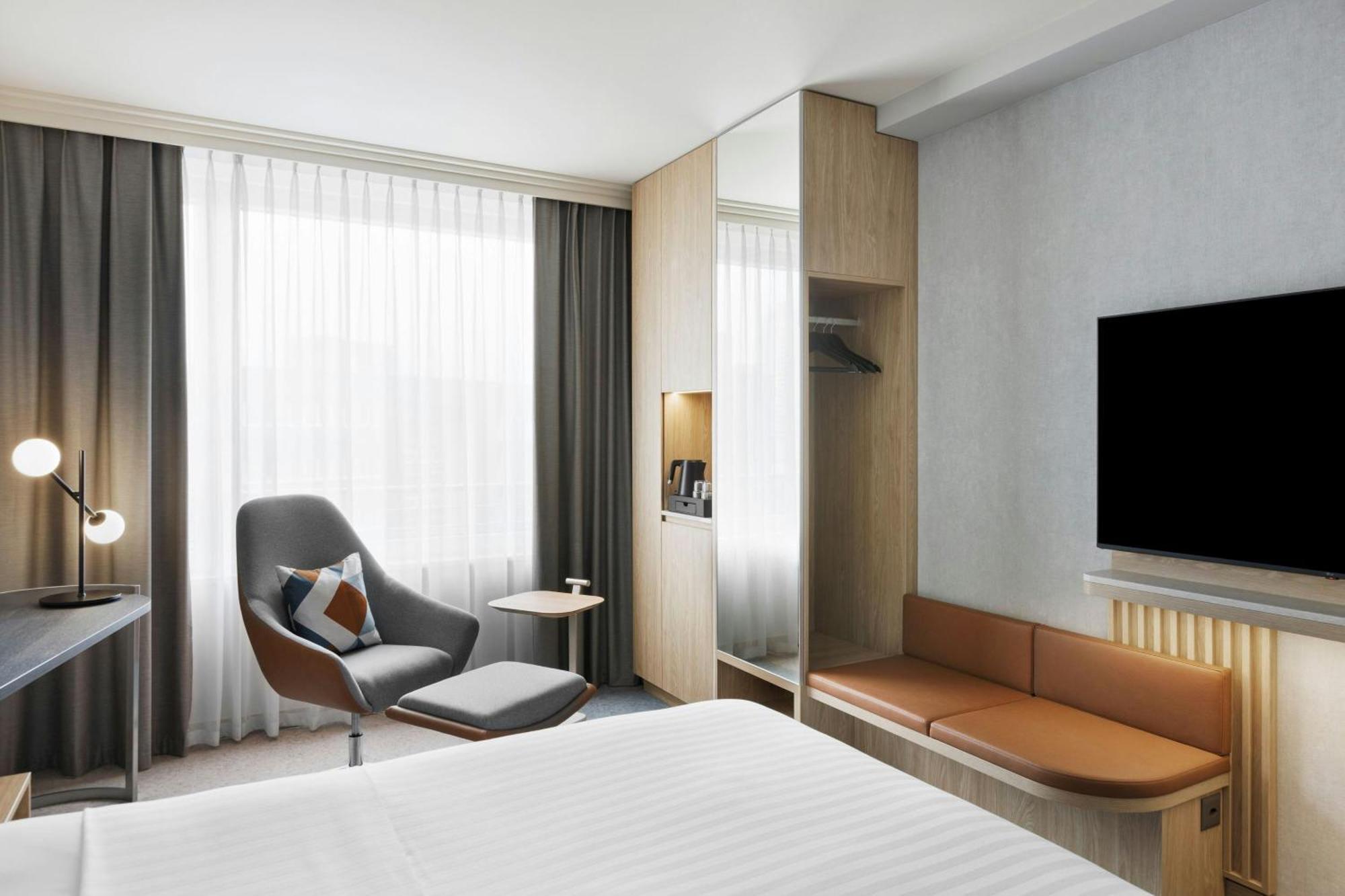 Courtyard By Marriott Zurich North Hotel Екстериор снимка