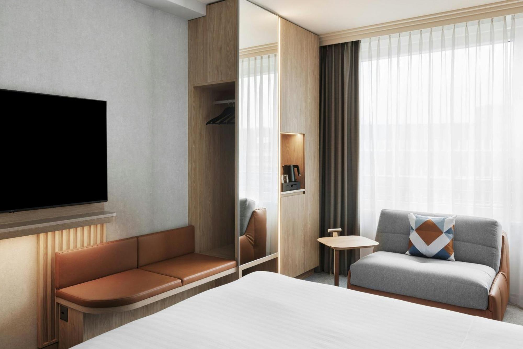 Courtyard By Marriott Zurich North Hotel Екстериор снимка