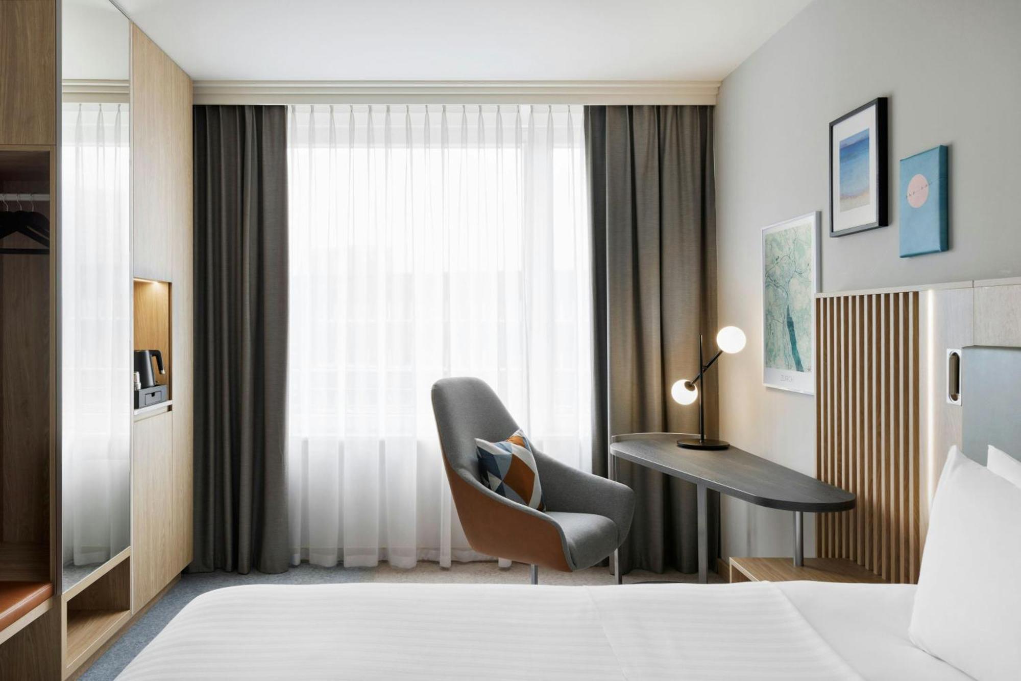 Courtyard By Marriott Zurich North Hotel Екстериор снимка
