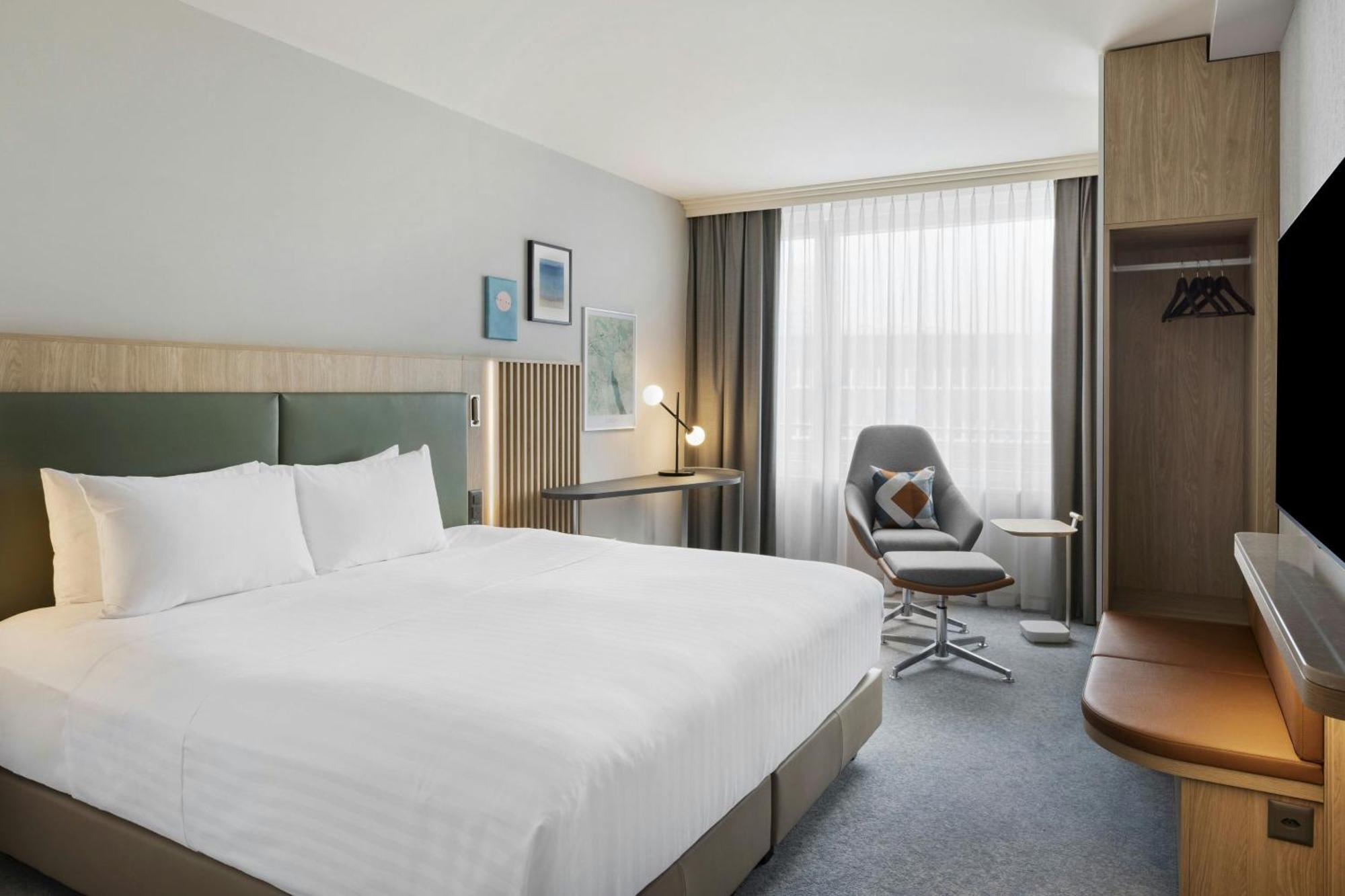 Courtyard By Marriott Zurich North Hotel Екстериор снимка