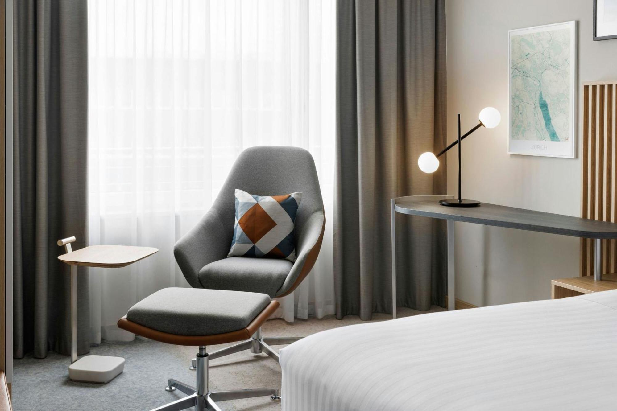 Courtyard By Marriott Zurich North Hotel Екстериор снимка