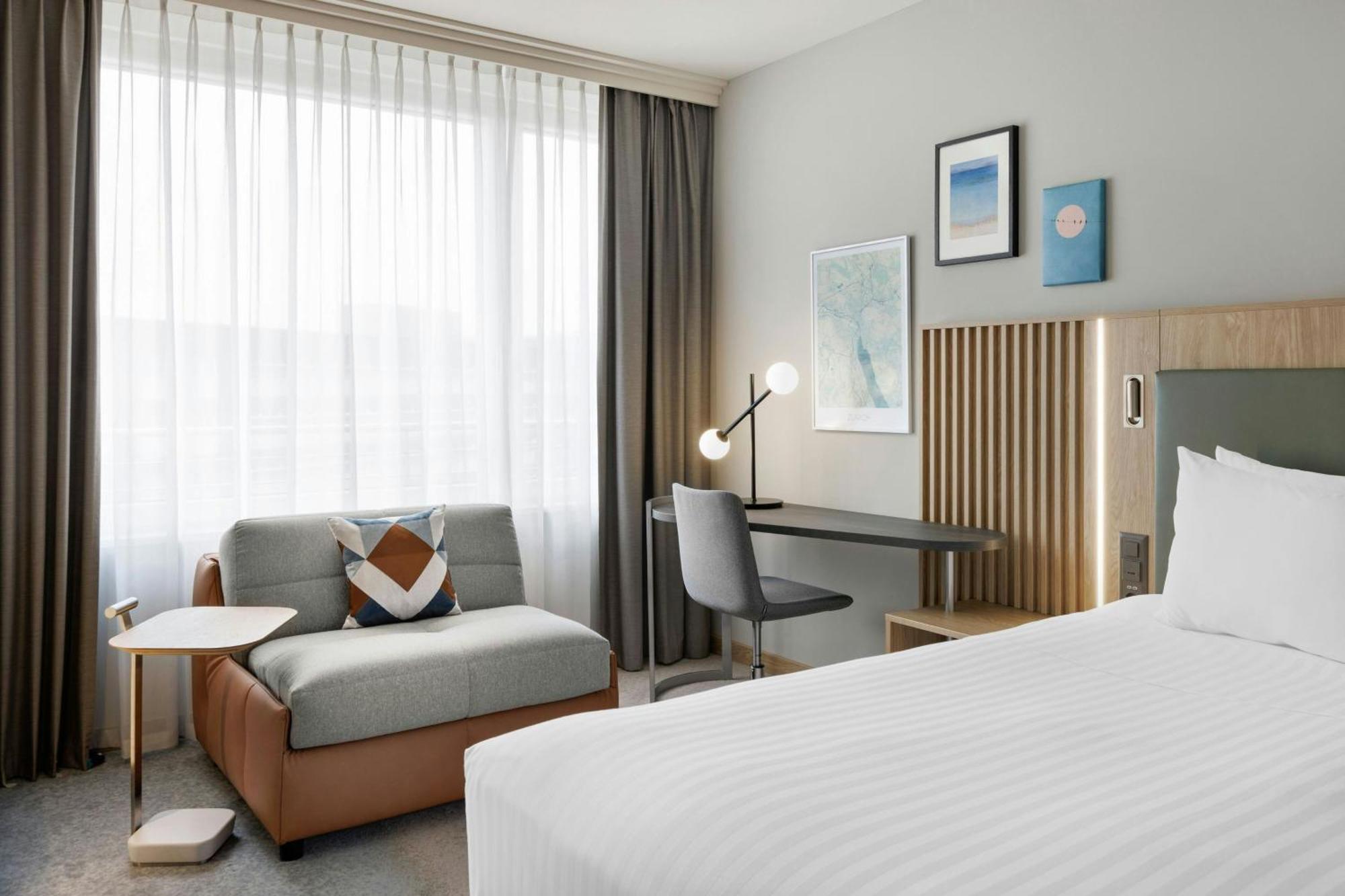 Courtyard By Marriott Zurich North Hotel Екстериор снимка