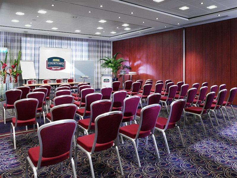 Courtyard By Marriott Zurich North Hotel Екстериор снимка