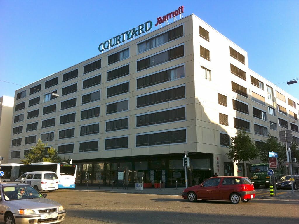 Courtyard By Marriott Zurich North Hotel Екстериор снимка